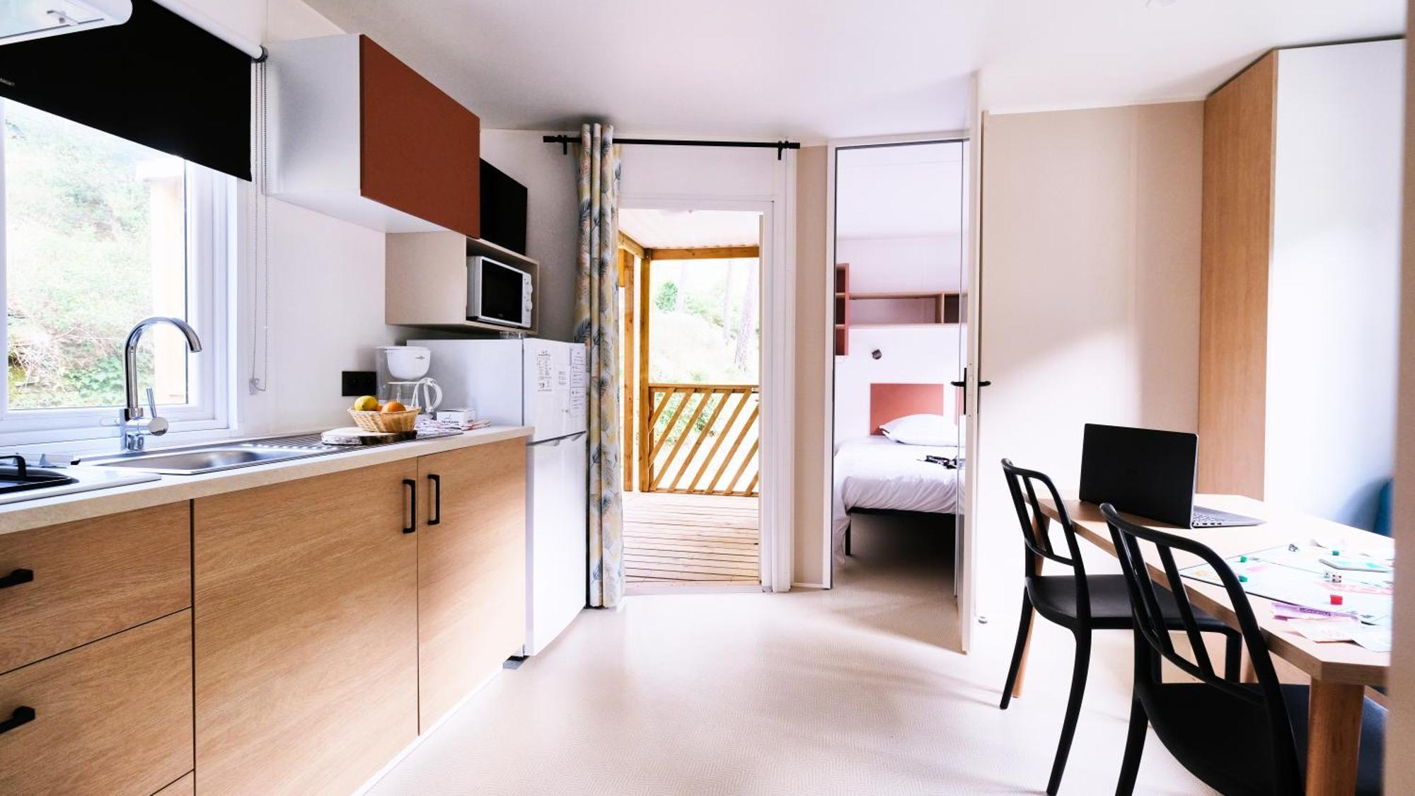 Camping De La Vallee Heureuse 3* Orgon